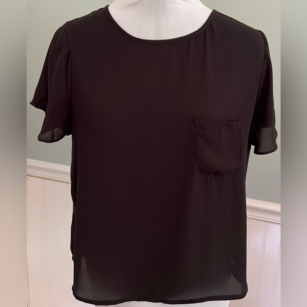 Lily White | Blouse | Short Flutter Sleeves